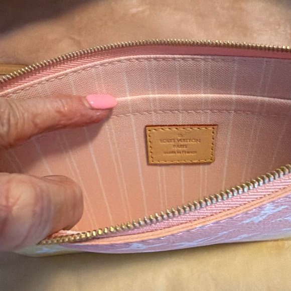 Louis Vuitton Gradient Pink & Yellow Tote & Wristlet BUNDLE, NEW!! 🌸 MAKE OFFER - Picture 15 of 15